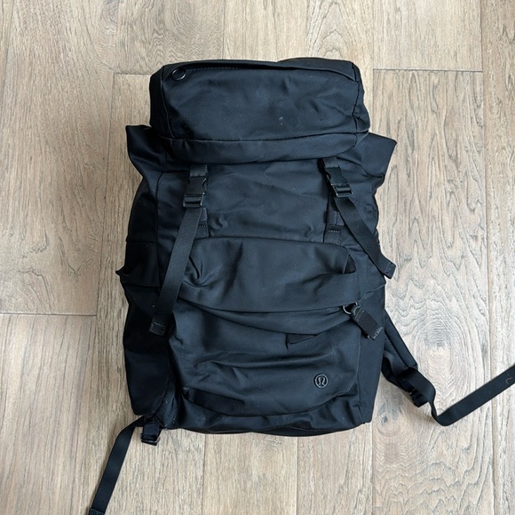 EUC Lululemon On My Level Rucksack Black - Picture 5 of 11